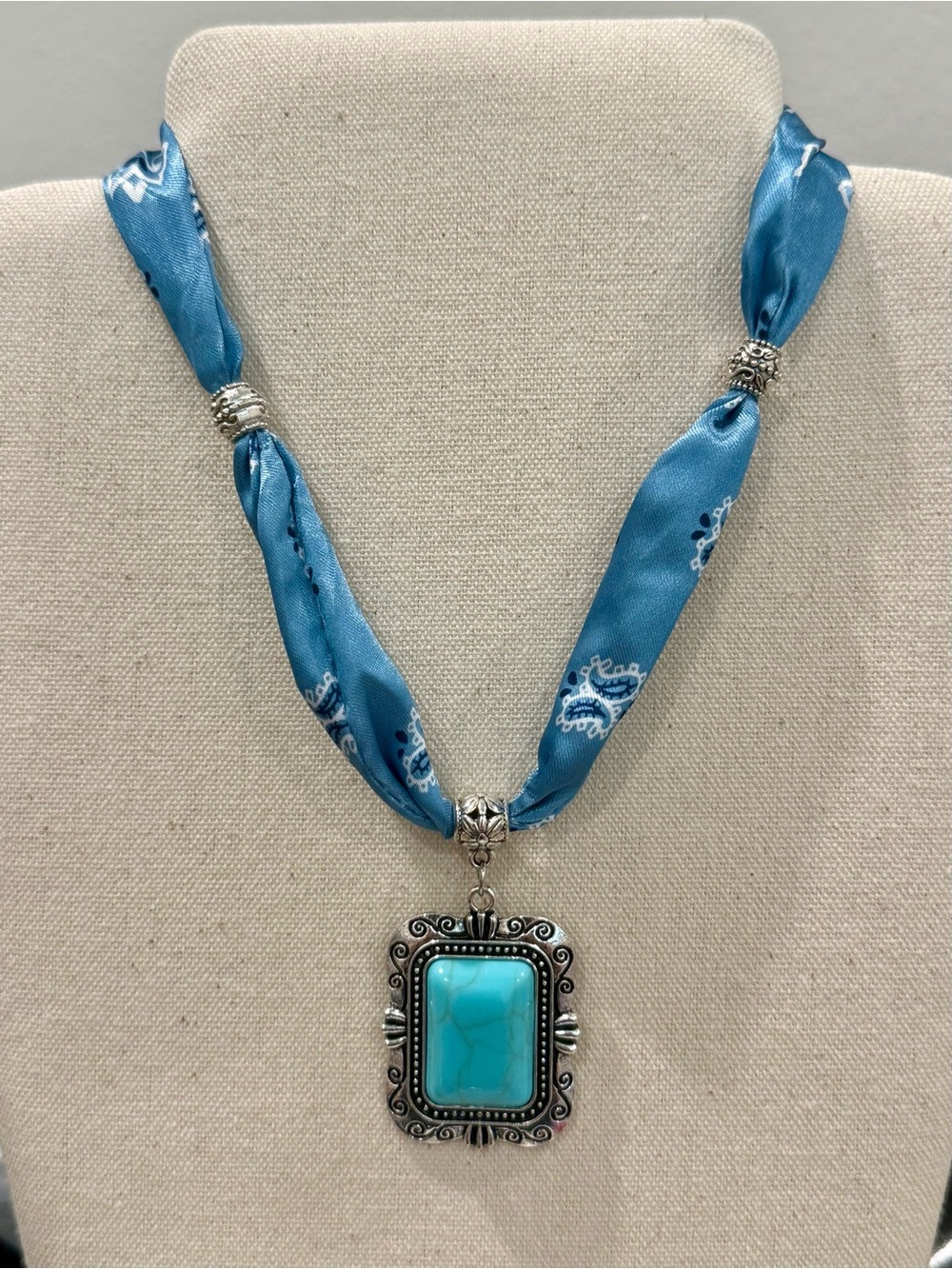 Blue Turquoise Pendant Scarf Necklace w/ clasp